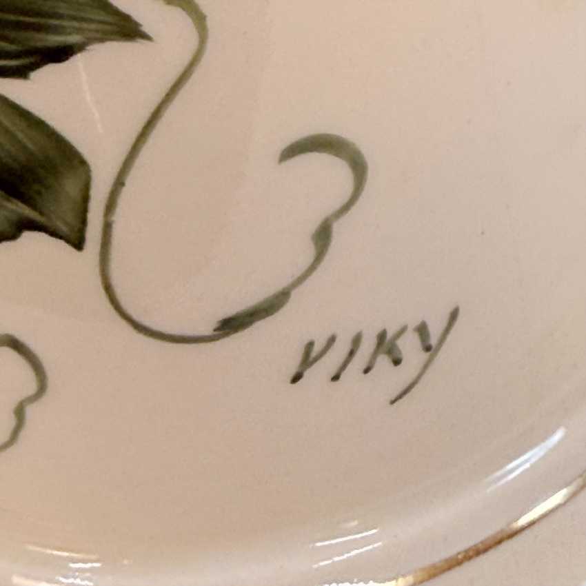 Vintage Hand Painted Ivy Ceramic Table Lamp Signed Viky 24.75" Botanical Lamp