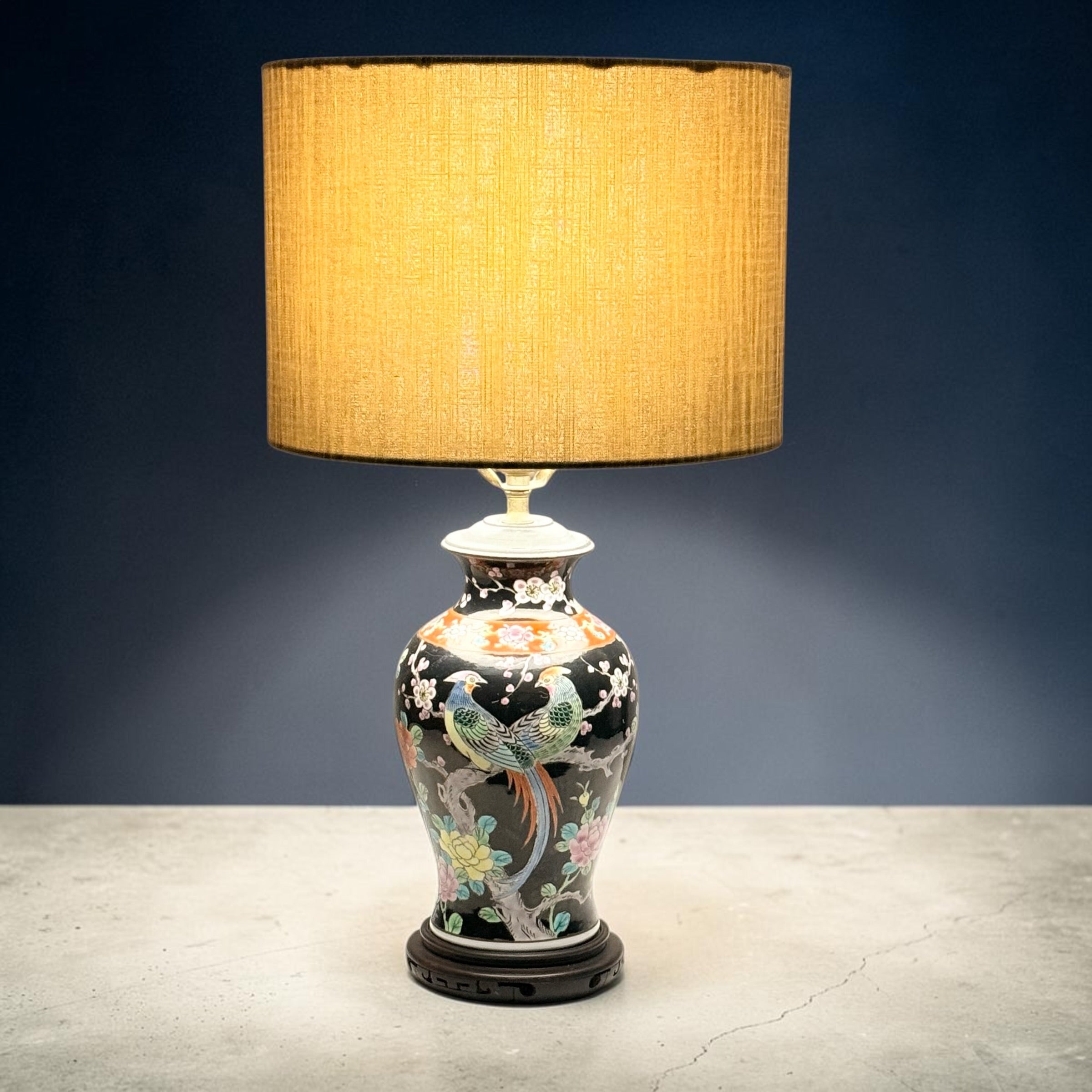 Vintage Japanese Vase Lamp