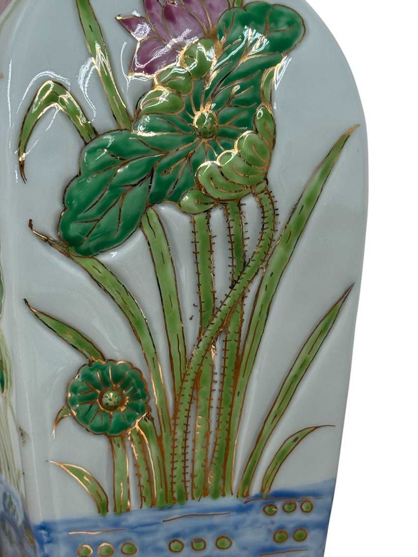 Thai Vase Lamp
