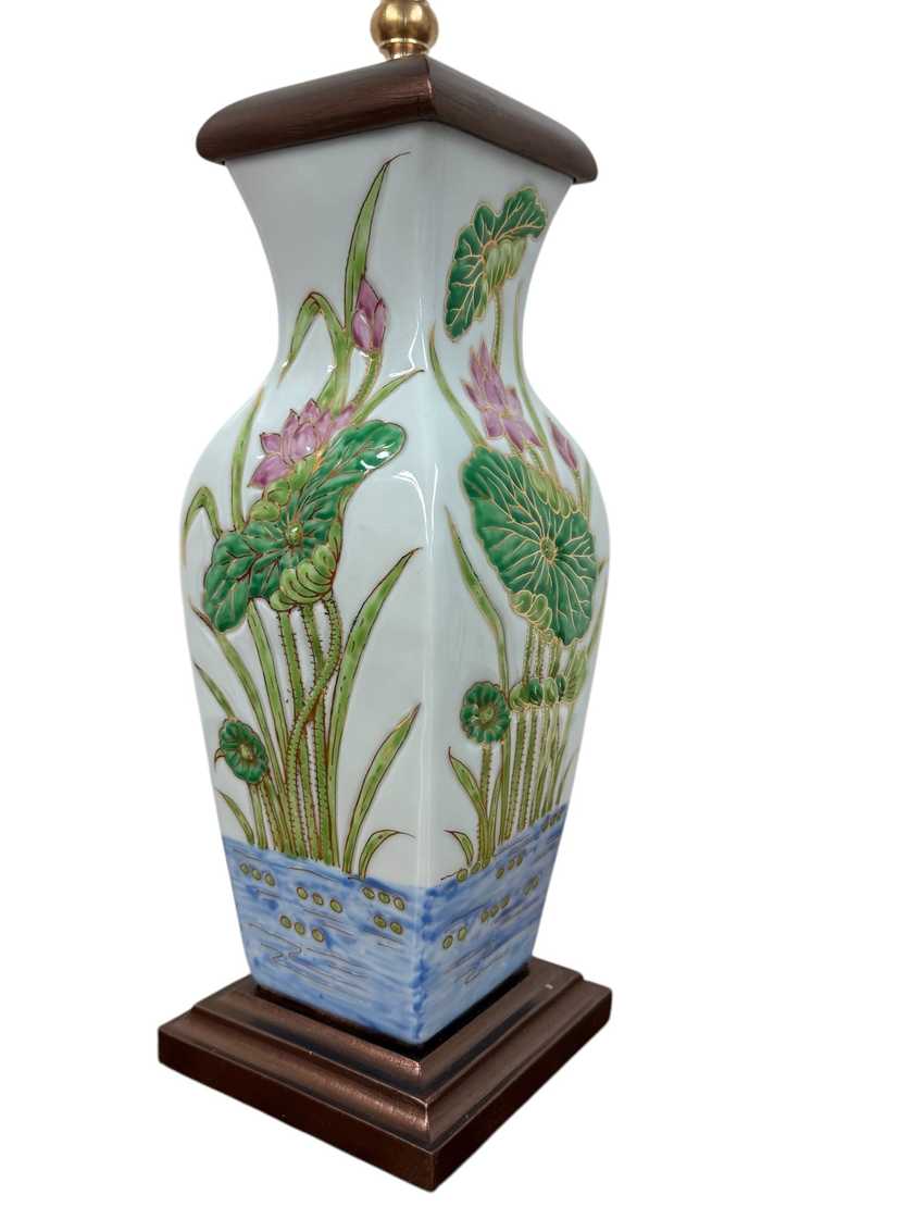Thai Vase Lamp