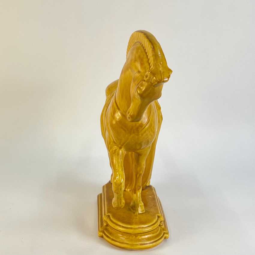 Lane & Co Van Nuys Trojan Horse, Yellow