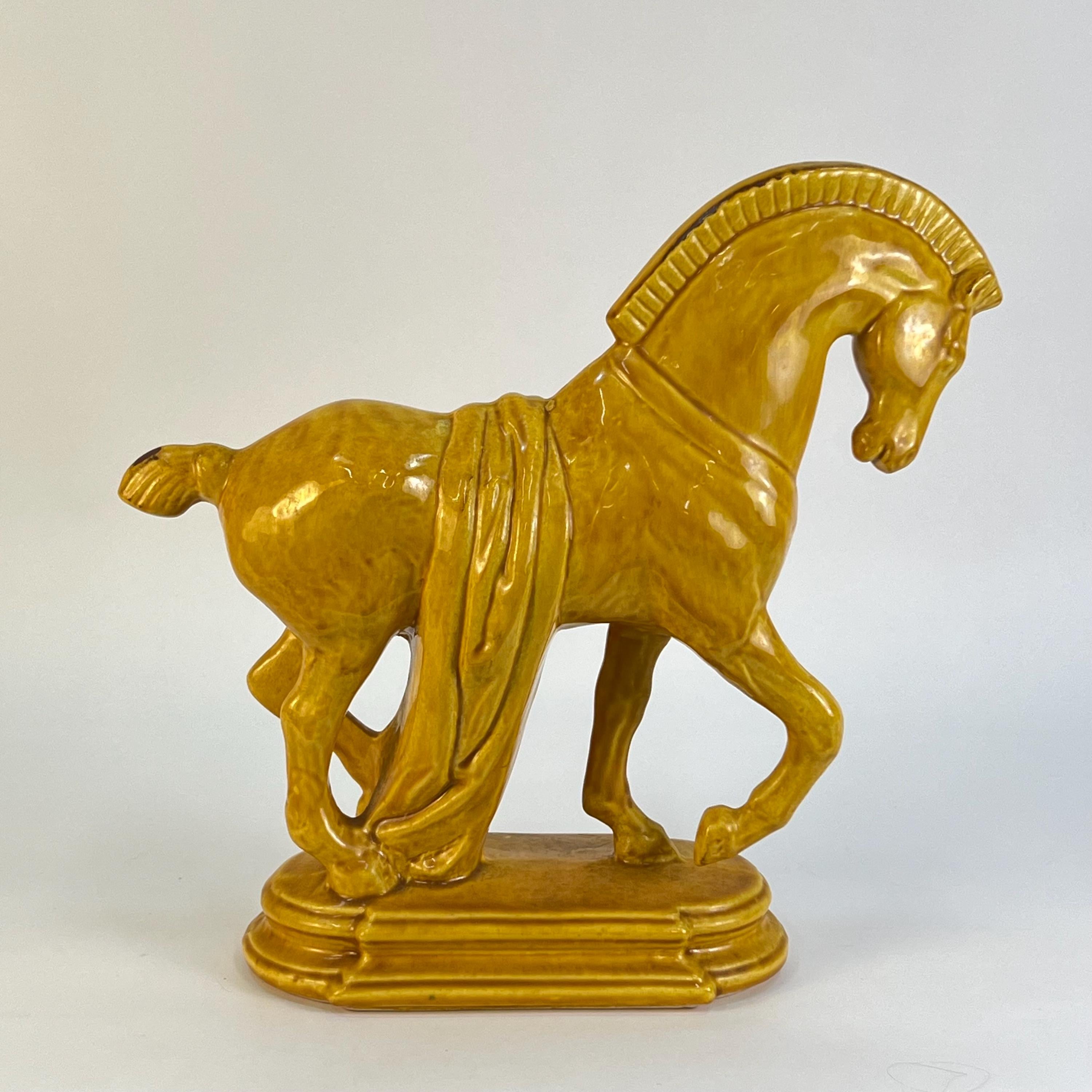 Lane & Co Van Nuys Trojan Horse, Yellow