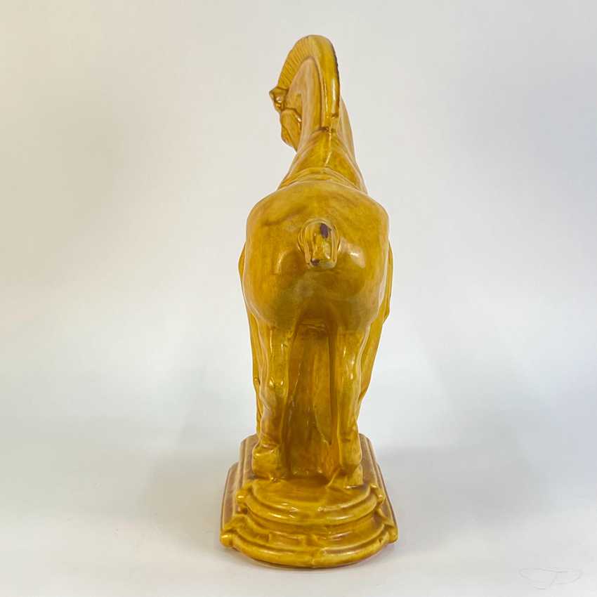 Lane & Co Van Nuys Trojan Horse, Yellow